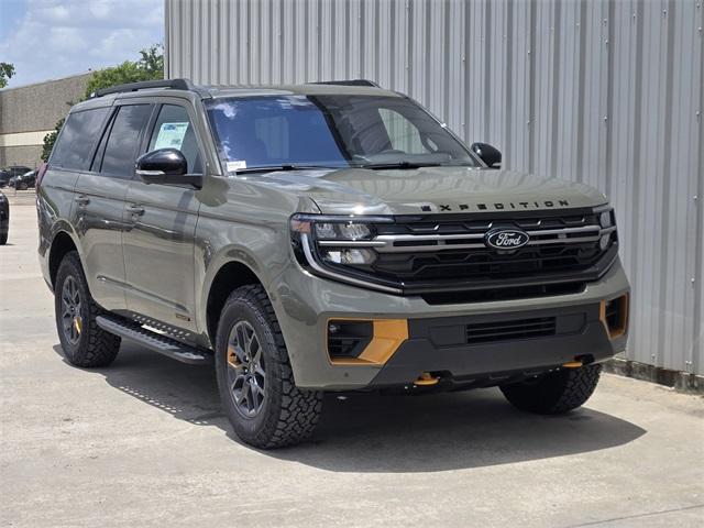 new 2025 Ford Expedition car, priced at $83,905
