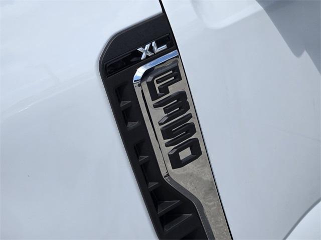 new 2025 Ford F-350 car, priced at $59,691