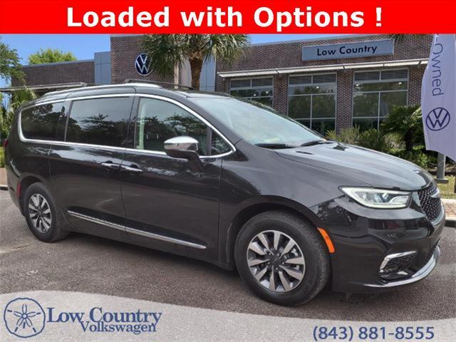 used 2021 Chrysler Pacifica Hybrid car, priced at $33,598