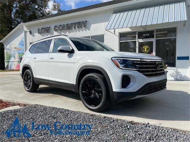 new 2025 Volkswagen Atlas car, priced at $47,326