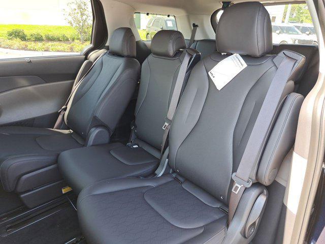 new 2025 Kia Carnival car, priced at $40,565