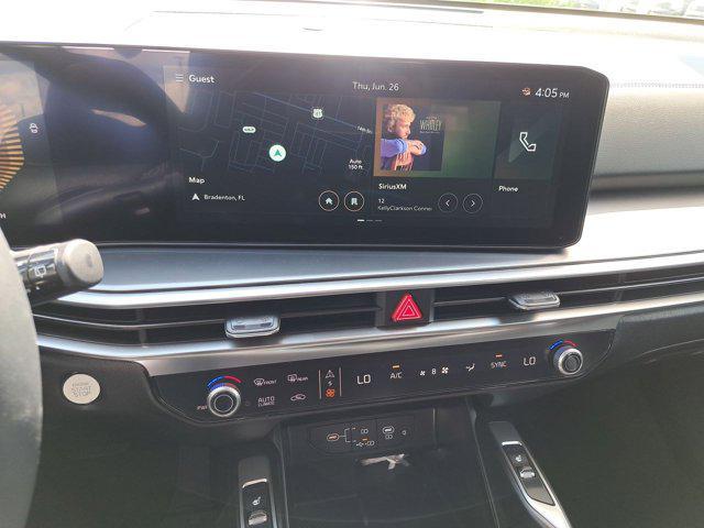 new 2025 Kia Sorento car, priced at $33,800