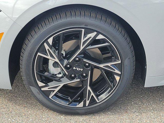 new 2025 Kia K5 car, priced at $27,043