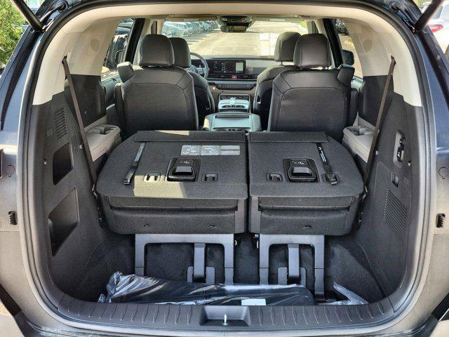 new 2025 Kia Carnival Hybrid car, priced at $48,065