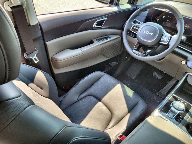 new 2025 Kia Carnival Hybrid car, priced at $48,065