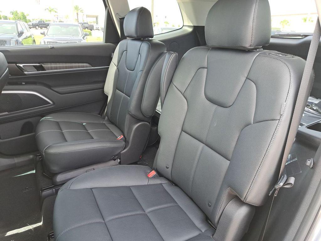 new 2025 Kia Telluride car, priced at $42,579