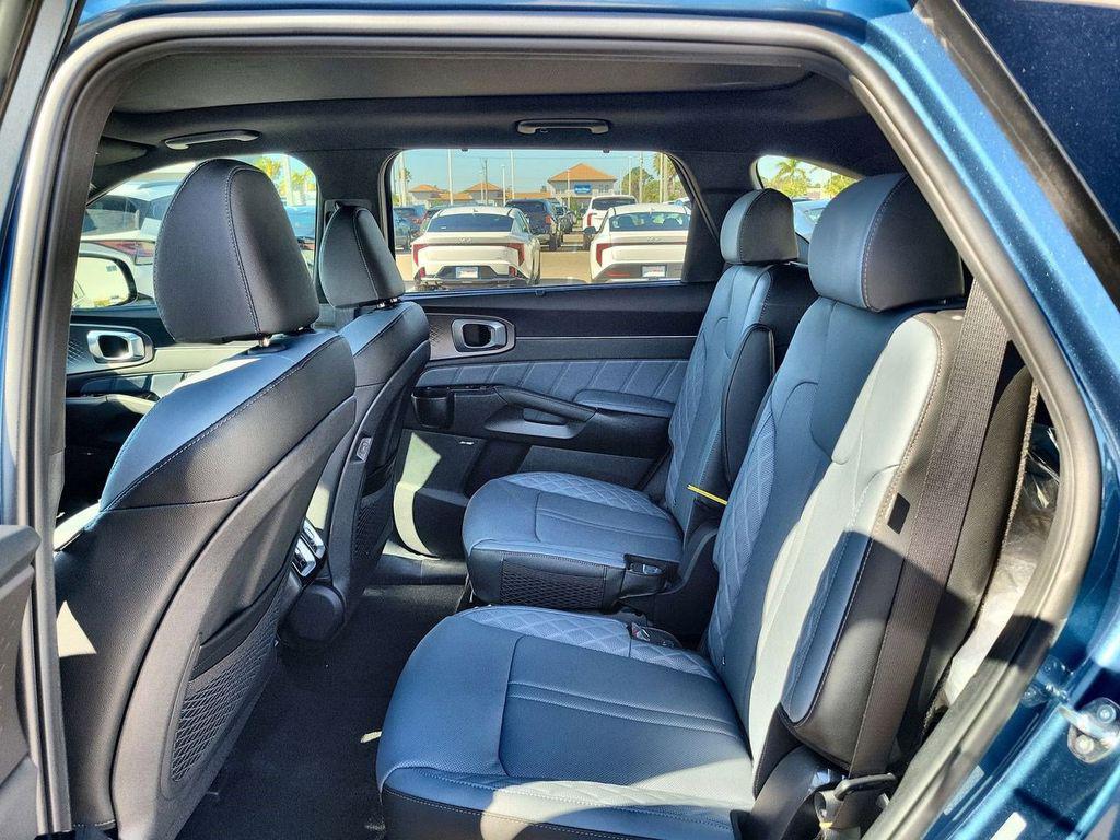 new 2025 Kia Sorento Hybrid car, priced at $45,140