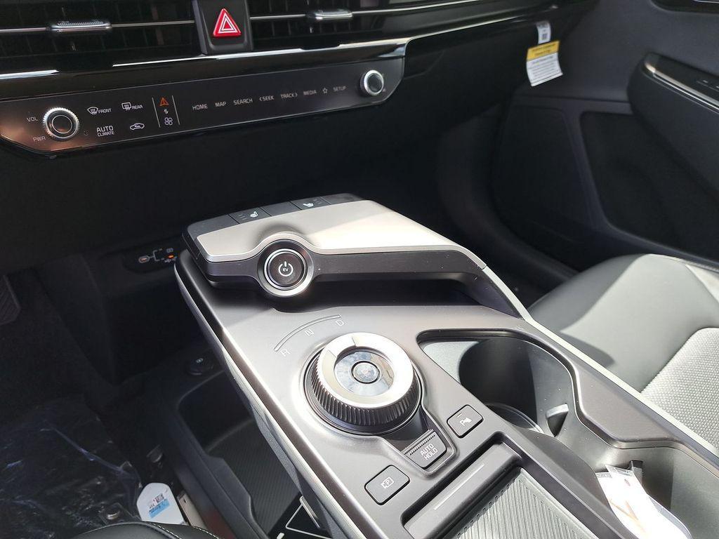 new 2025 Kia EV6 car, priced at $35,021