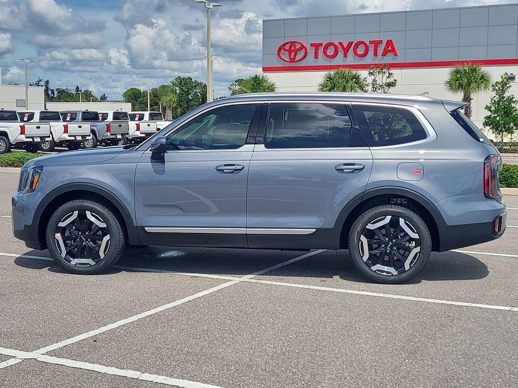 new 2025 Kia Telluride car, priced at $42,930
