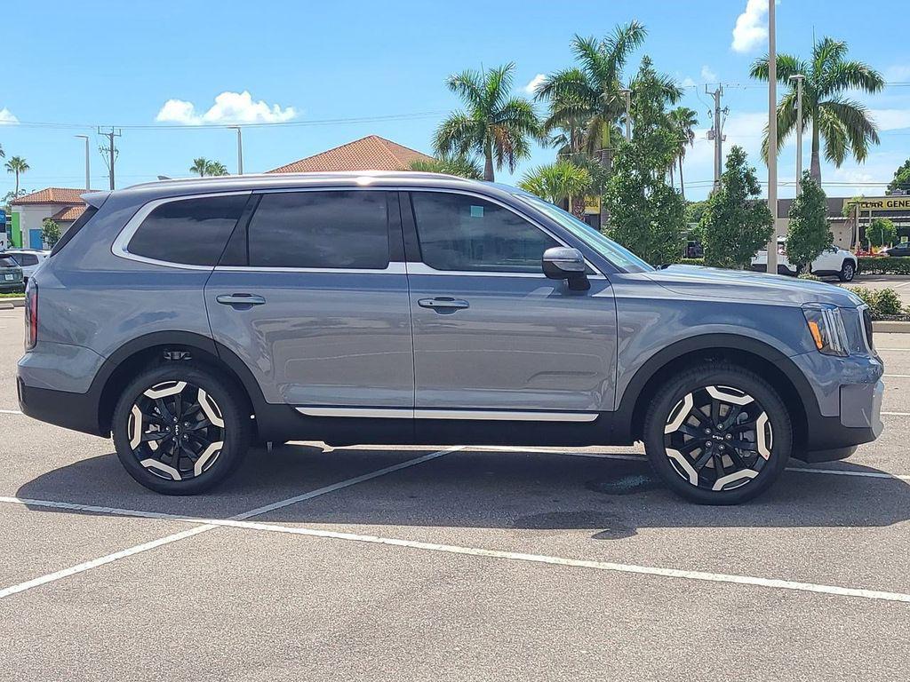 new 2025 Kia Telluride car, priced at $42,930