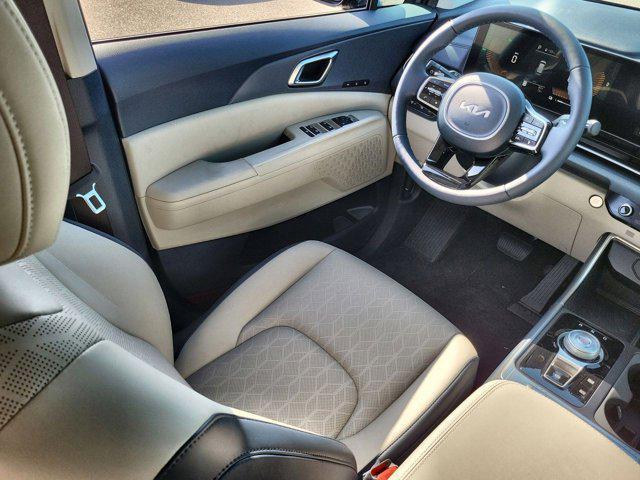 new 2025 Kia Carnival Hybrid car, priced at $43,082