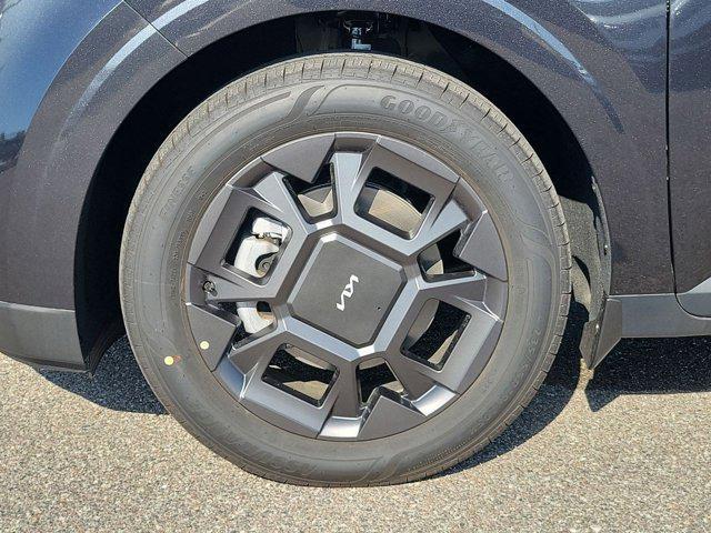 new 2025 Kia Carnival Hybrid car, priced at $43,082