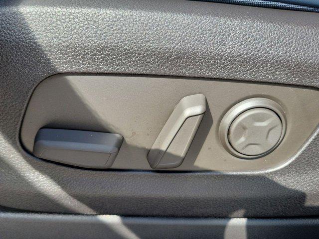 new 2025 Kia Carnival Hybrid car, priced at $43,002