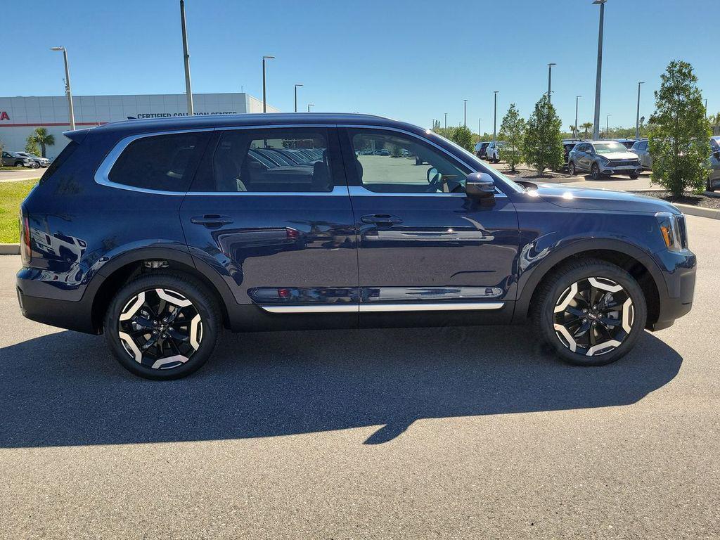 new 2025 Kia Telluride car, priced at $43,643