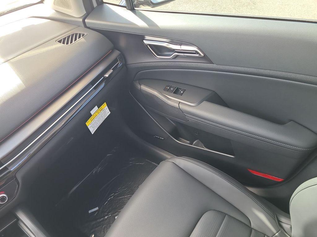 new 2026 Kia Sportage Hybrid car, priced at $40,227