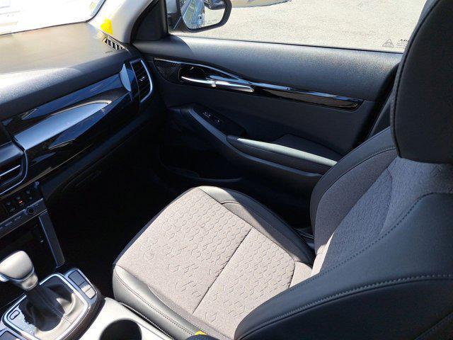 new 2025 Kia Seltos car, priced at $24,186