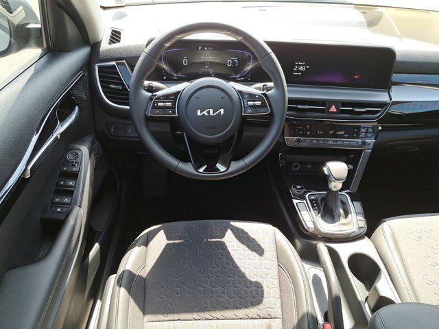 new 2025 Kia Seltos car, priced at $24,186