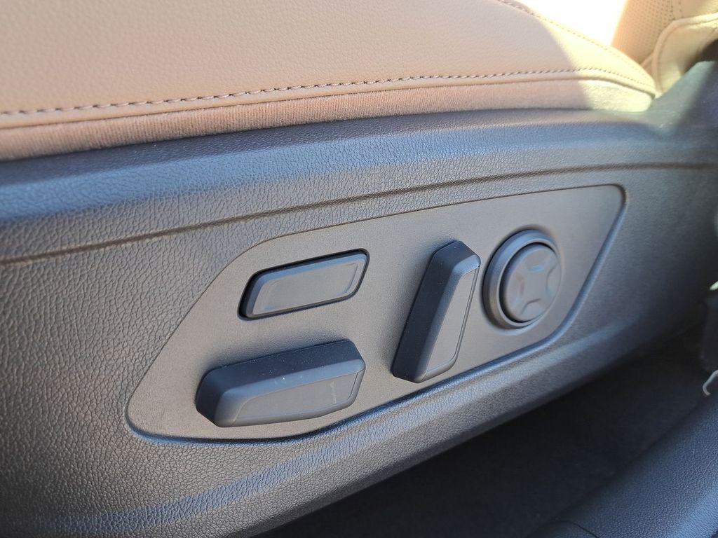 new 2026 Kia Sorento car, priced at $46,305