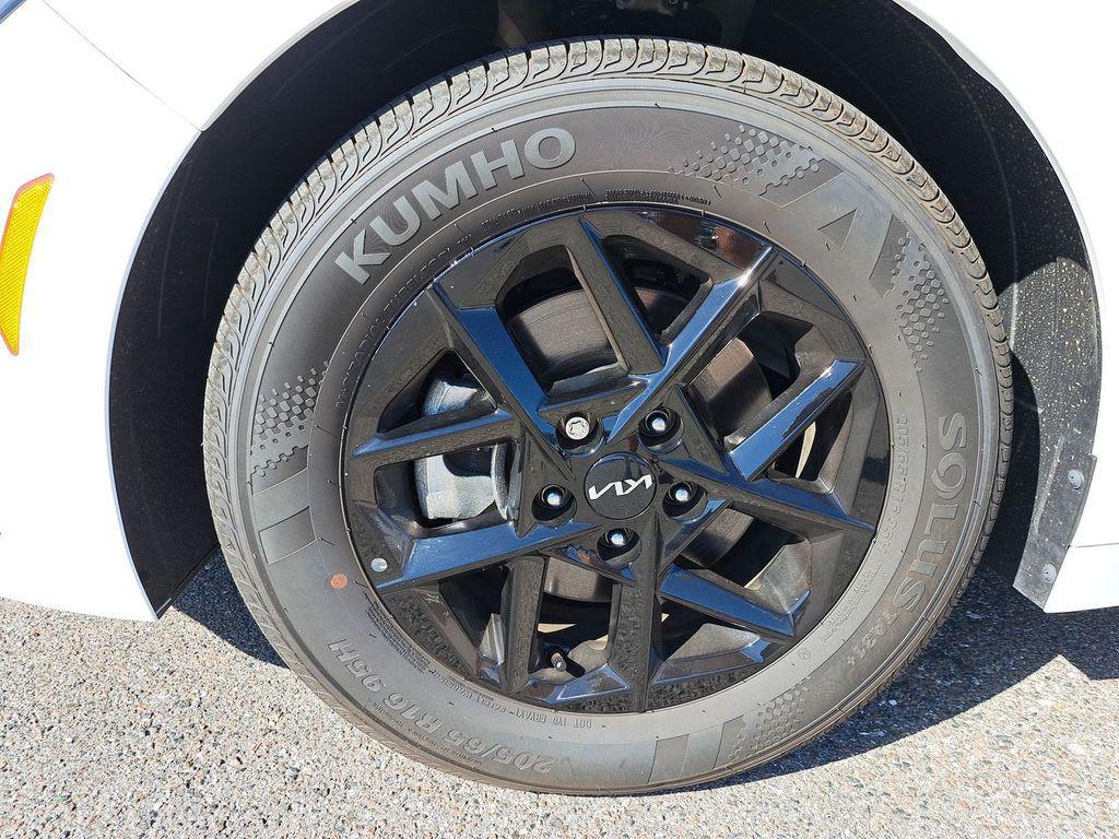 new 2025 Kia K5 car, priced at $26,680