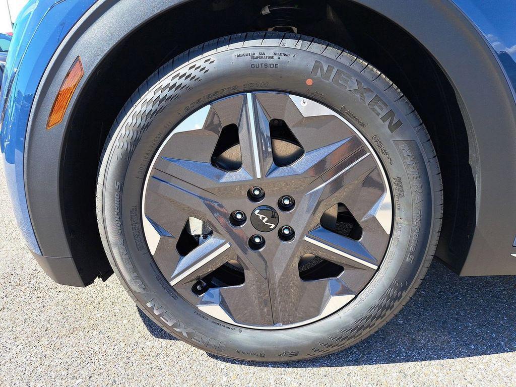 new 2025 Kia EV6 car, priced at $32,492