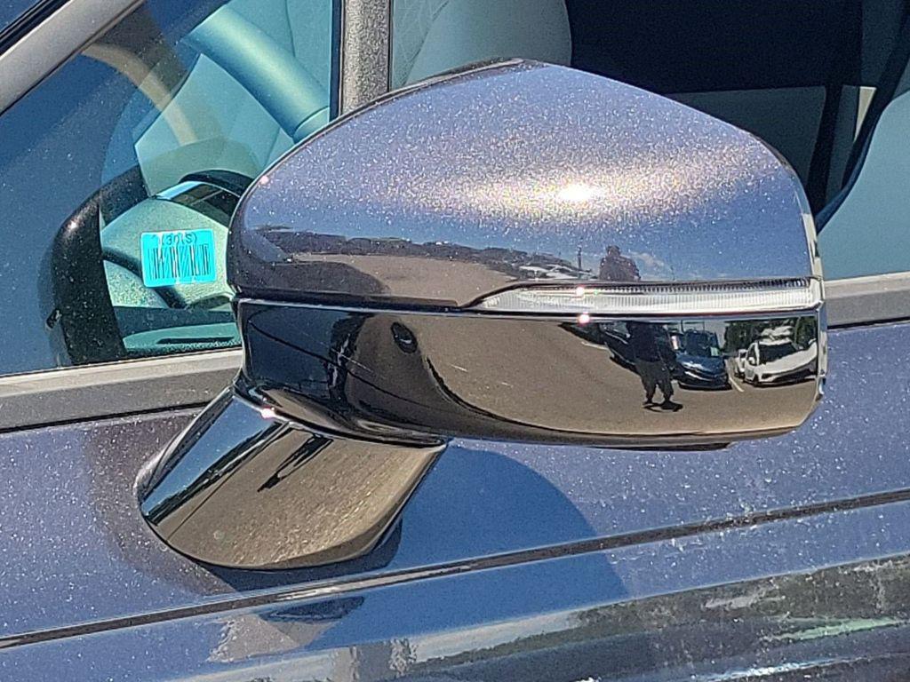 new 2025 Kia Carnival Hybrid car, priced at $39,080