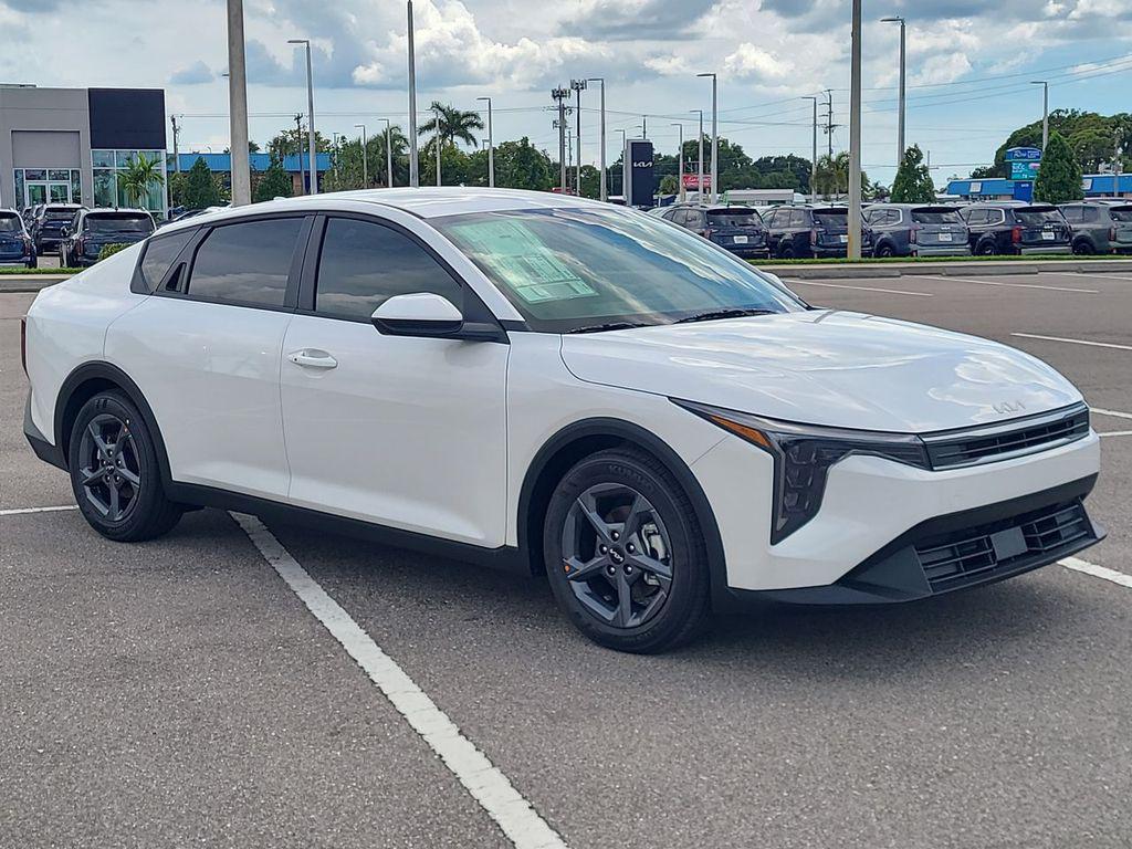 new 2025 Kia K4 car, priced at $23,227