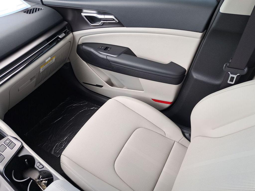 new 2026 Kia Sportage Hybrid car, priced at $33,689