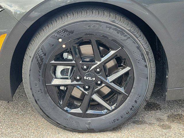 new 2025 Kia K5 car, priced at $25,622