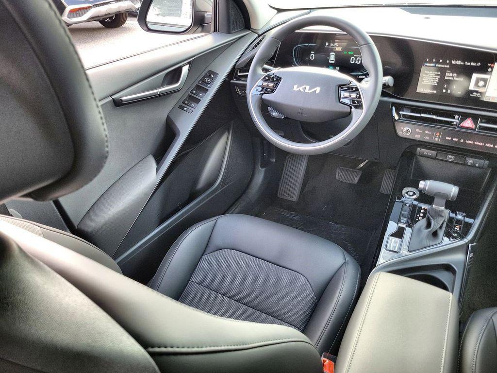 new 2025 Kia Niro car, priced at $26,952