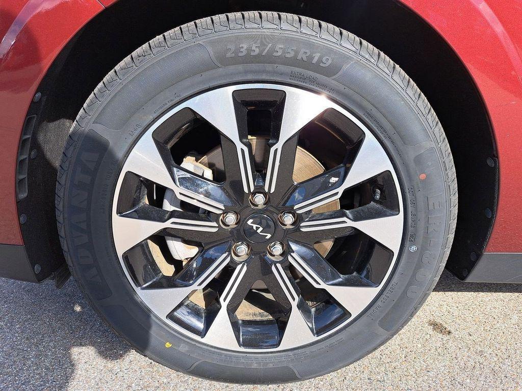 used 2024 Kia Carnival car, priced at $34,935