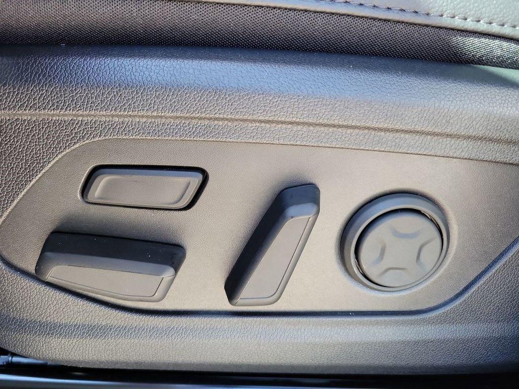 new 2025 Kia Sorento Hybrid car, priced at $44,585