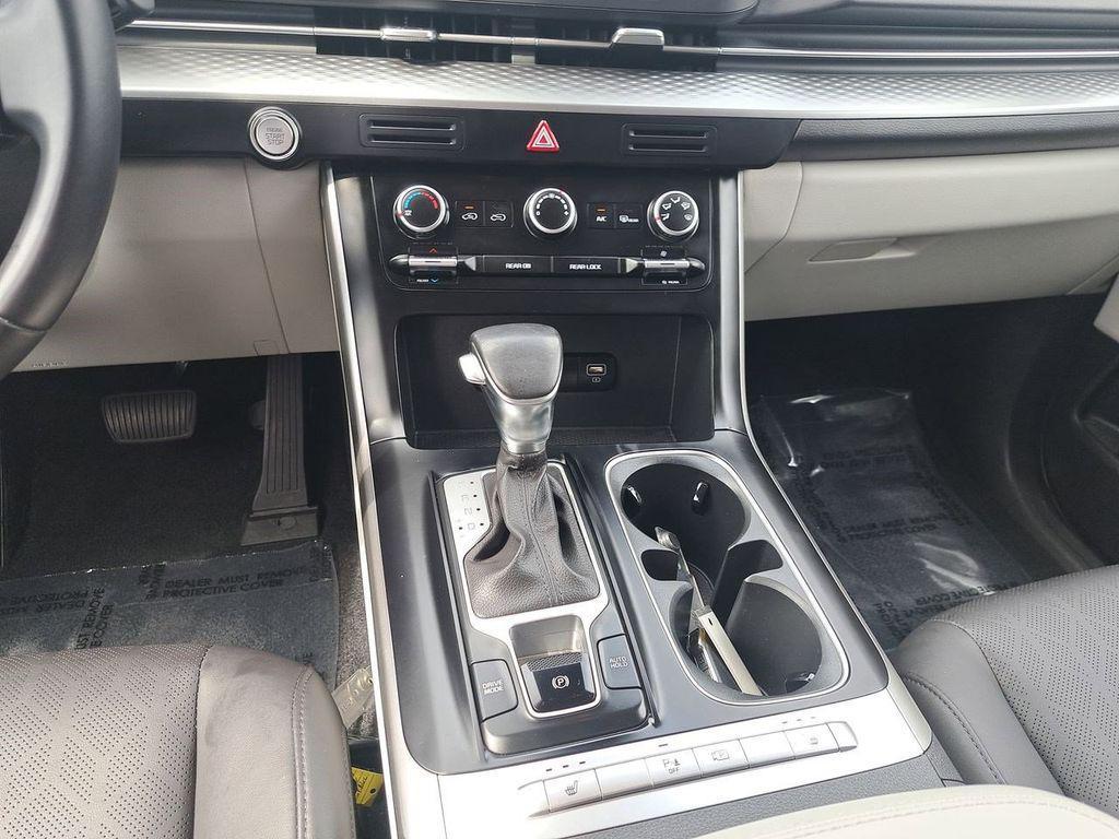 used 2024 Kia Carnival car, priced at $33,326