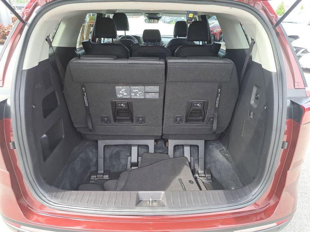used 2024 Kia Carnival car, priced at $33,326