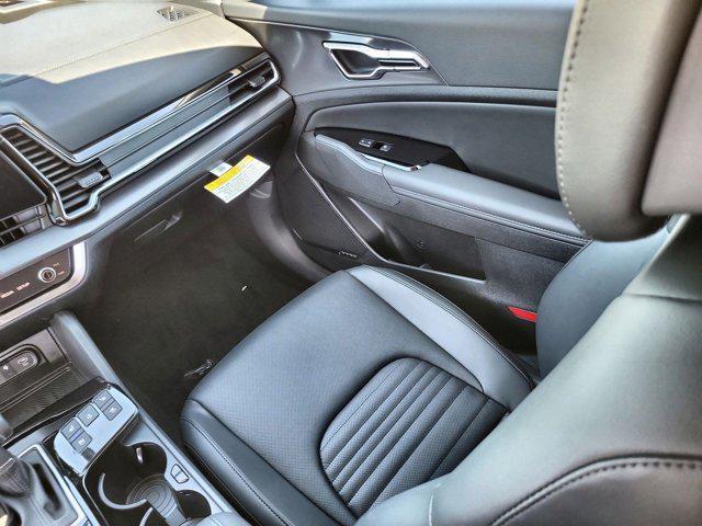new 2025 Kia Sportage car, priced at $35,178