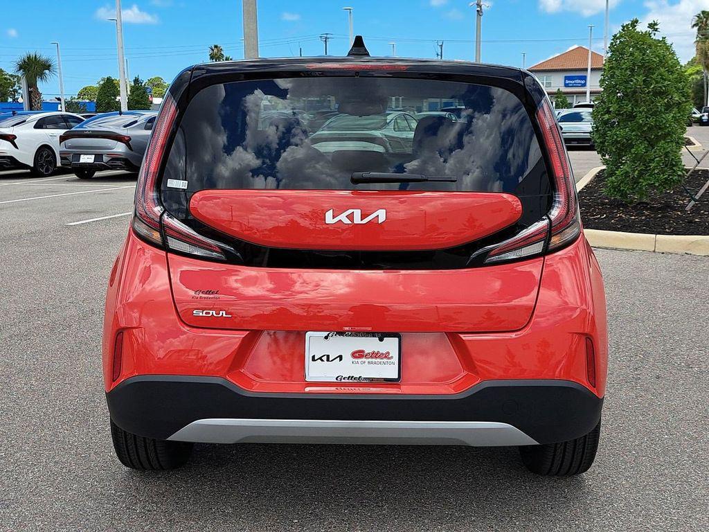 new 2025 Kia Soul car, priced at $25,556