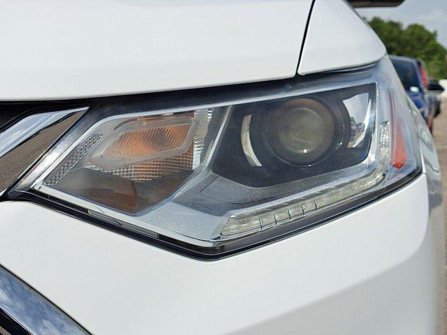 used 2021 Chevrolet Traverse car, priced at $23,570