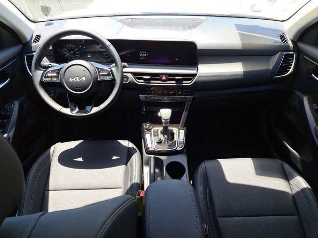 new 2025 Kia Seltos car, priced at $29,612