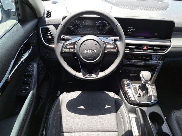 new 2025 Kia Seltos car, priced at $29,612