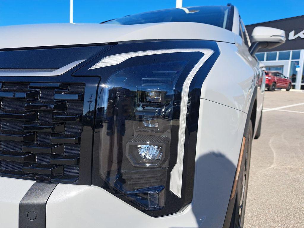 new 2026 Kia Sportage car, priced at $30,600