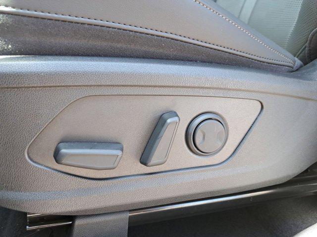 new 2025 Kia Sorento car, priced at $32,682