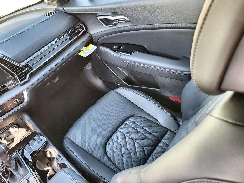 new 2025 Kia Sportage car, priced at $39,505