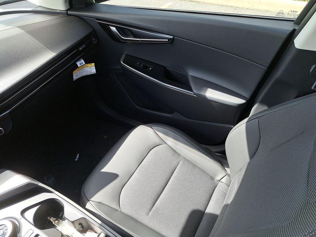 new 2025 Kia EV6 car, priced at $31,492