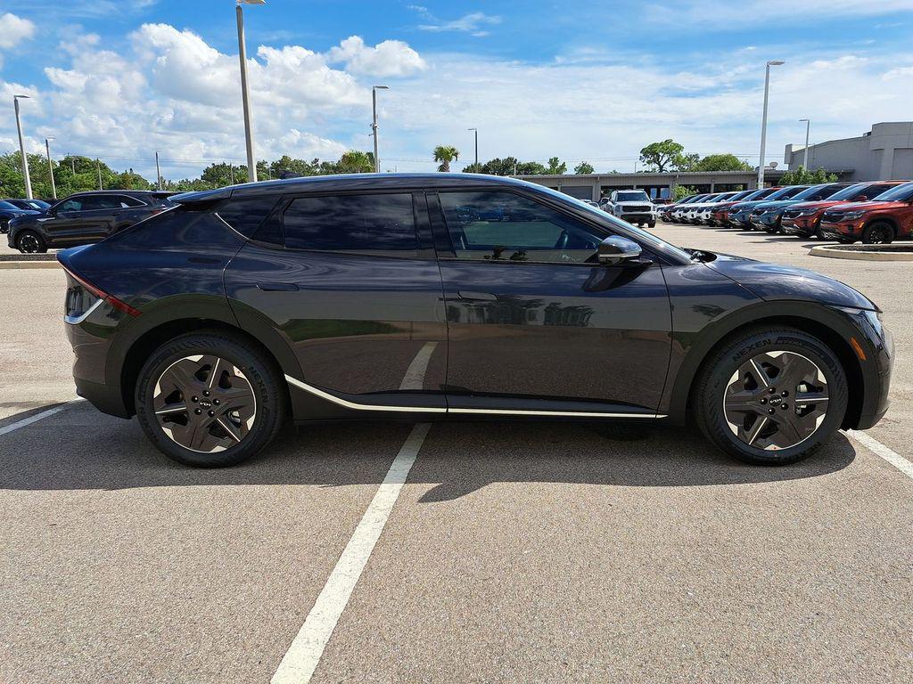 new 2025 Kia EV6 car, priced at $31,492