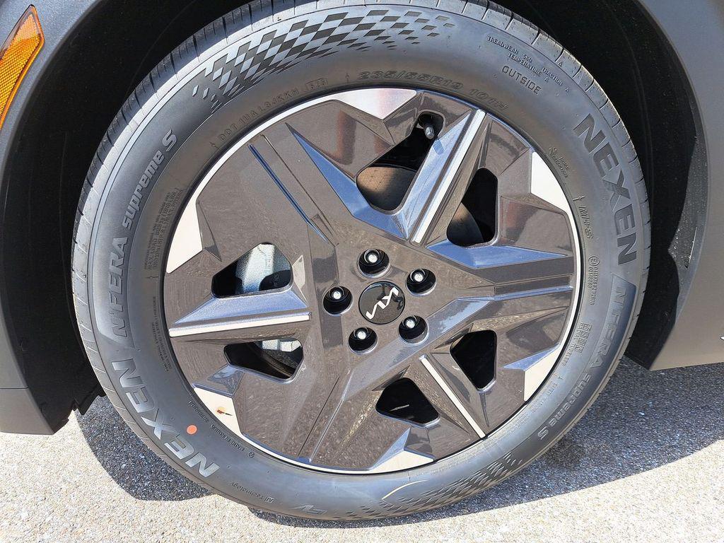 new 2025 Kia EV6 car, priced at $31,492
