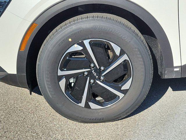 new 2025 Kia Sportage Hybrid car, priced at $30,718