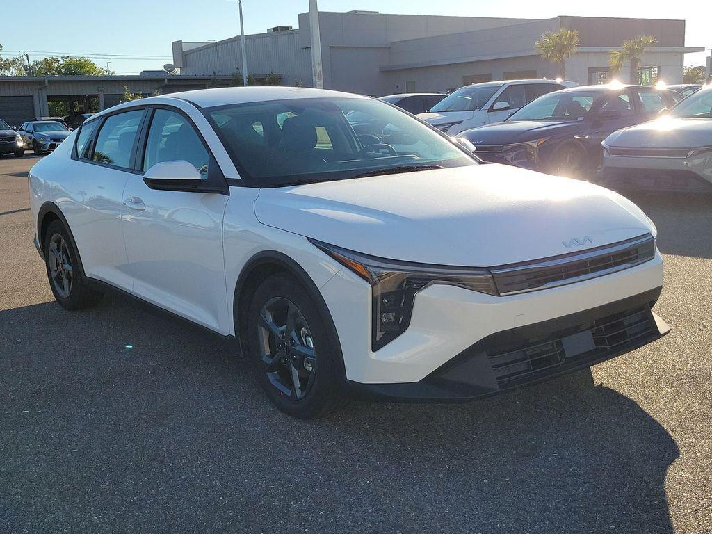 new 2025 Kia K4 car, priced at $23,157