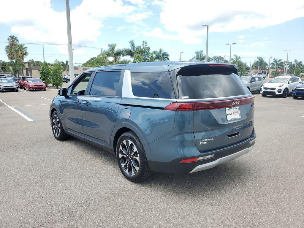 used 2024 Kia Carnival car, priced at $37,744