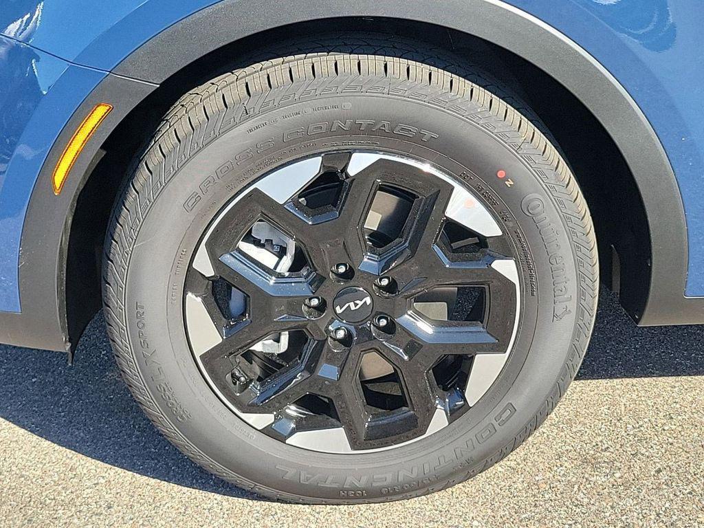 new 2025 Kia Sorento car, priced at $32,225