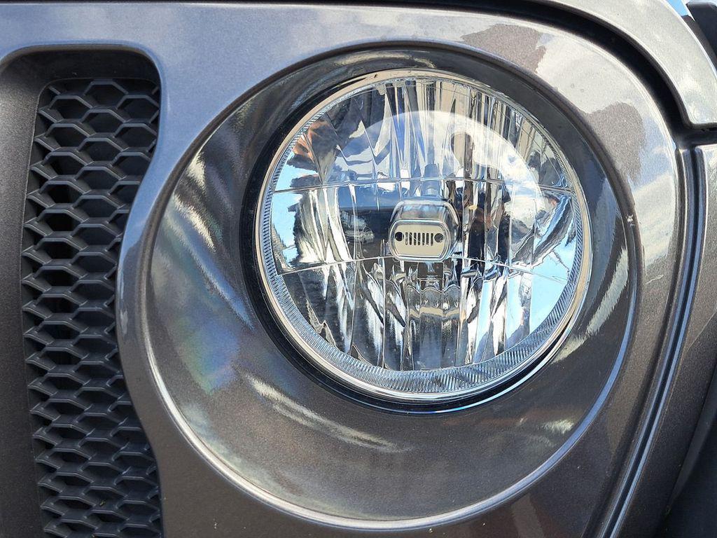 used 2022 Jeep Wrangler Unlimited car, priced at $26,652