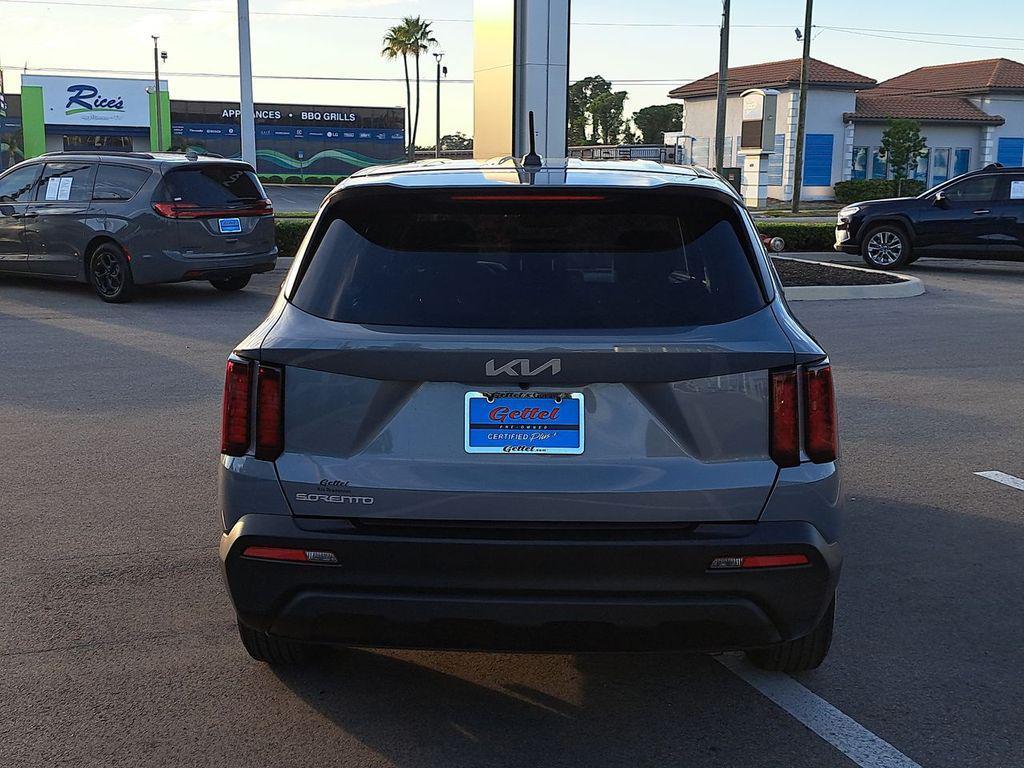 used 2023 Kia Sorento car, priced at $20,922